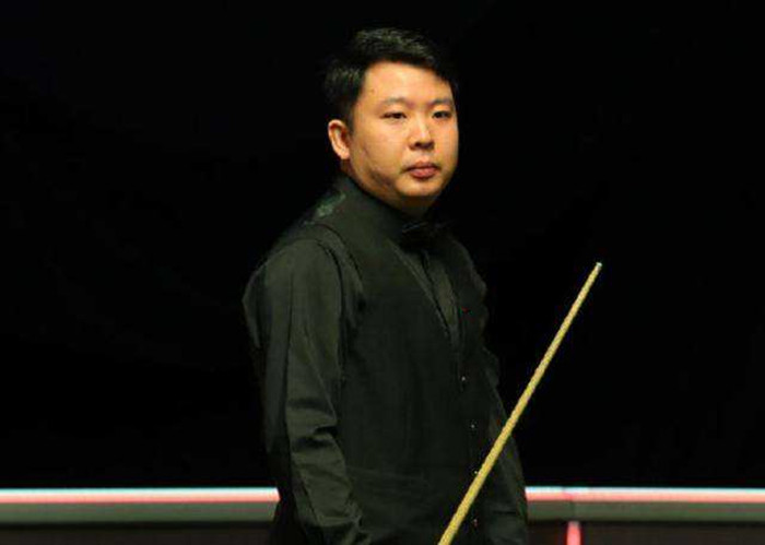 地青少年的 地青少年的